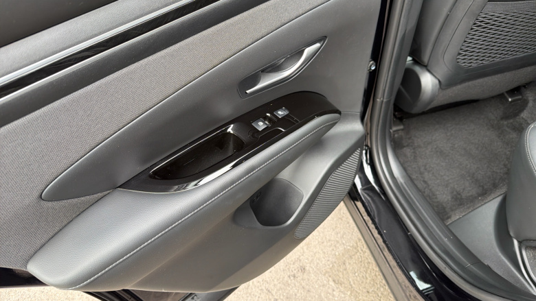 Hyundai TUCSON 1.6 TGDi 48V MHD 180 Ultimate 5dr 4WD DCT Petrol Estate